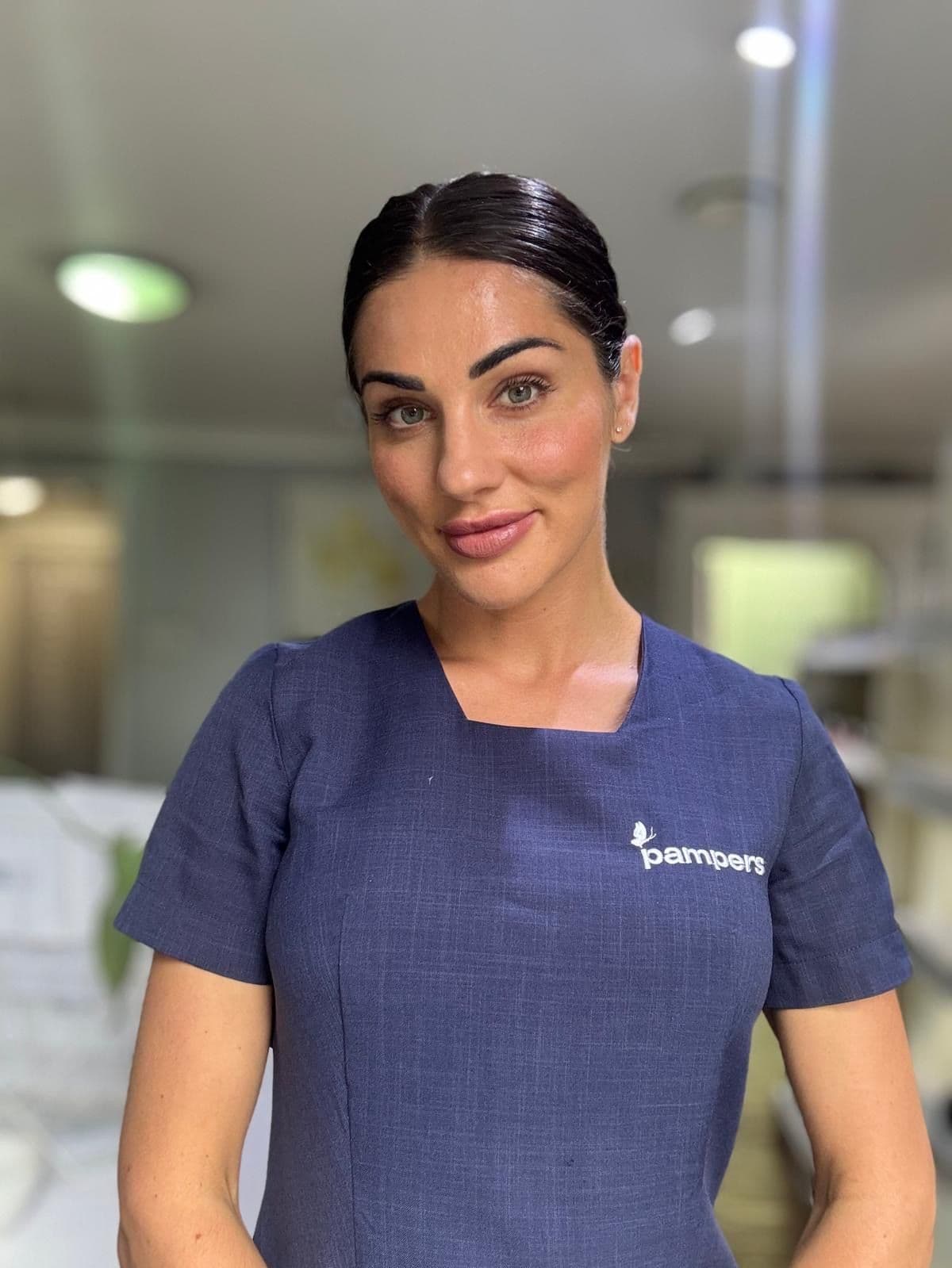 Izzy, Senior Therapist at Pampers Beauty Centre